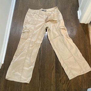 Cargo pants| recommended for shorter people| baggy| nice fit